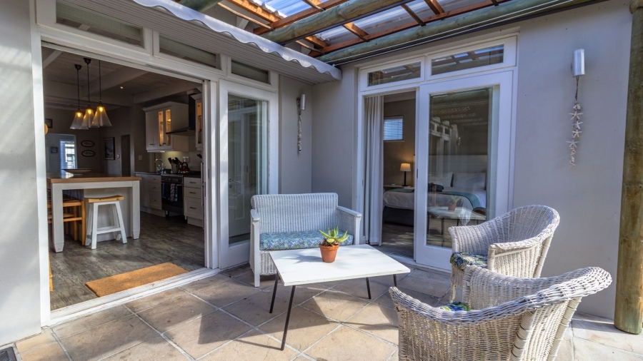 To Let 5 Bedroom Property for Rent in Onrus Western Cape